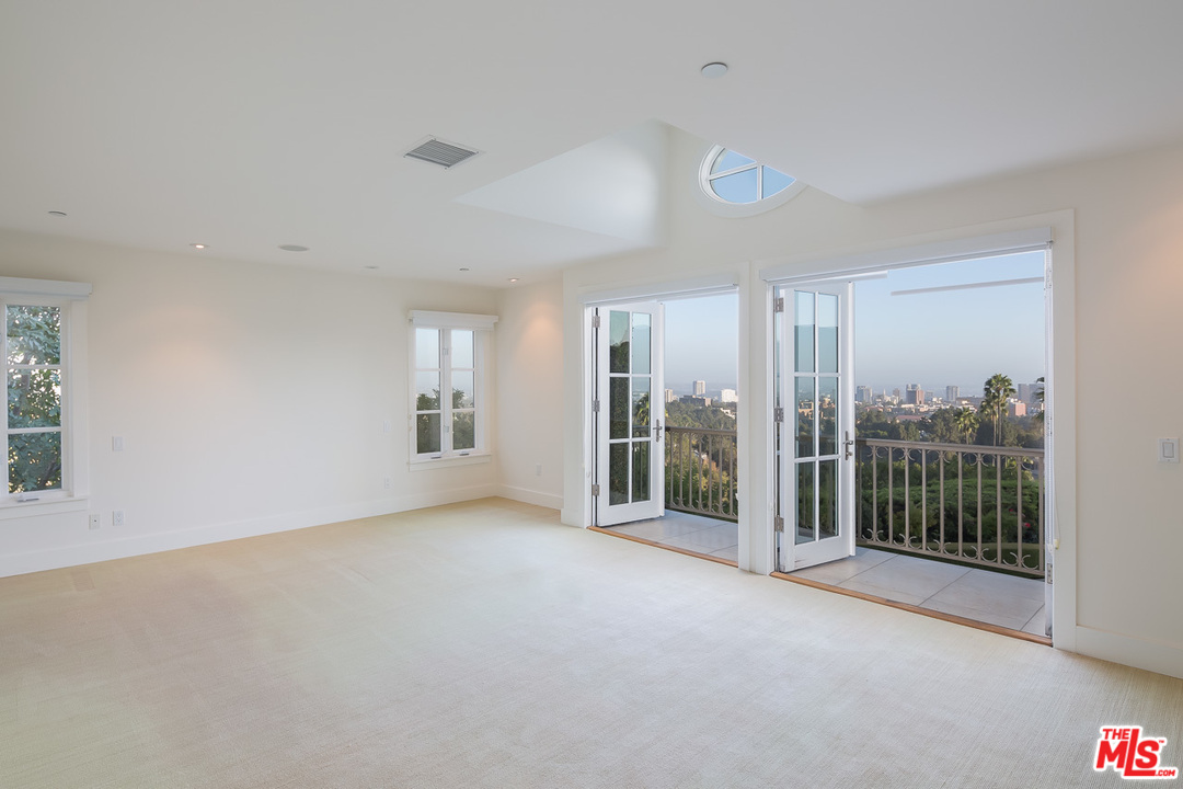 778 Sarbonne Road Los Angeles, CA 90077 - Photo 18 of 22