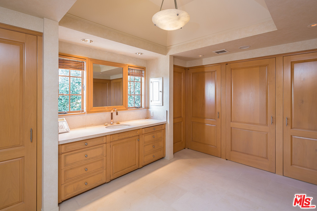 778 Sarbonne Road Los Angeles, CA 90077 - Photo 22 of 22