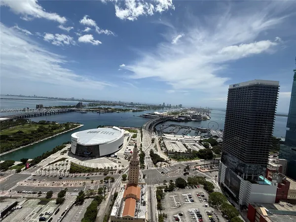 $1,700,000 | 159 Northeast 6th Street, Unit 4016, Miami, FL 33132