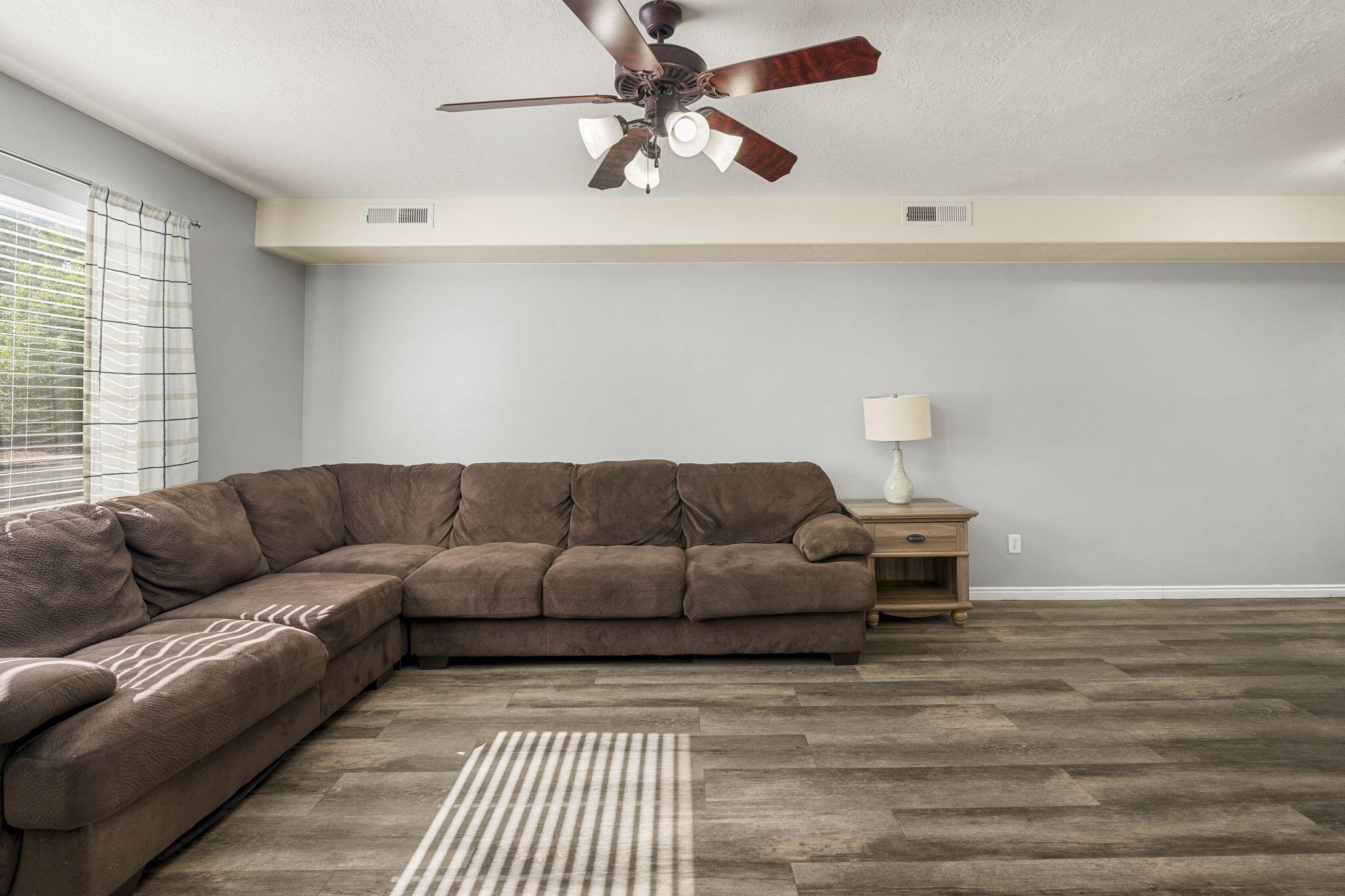 1148 Northfield Road, Unit 78 Cedar City, UT 84721 - Photo 4 of 32 Livingroom