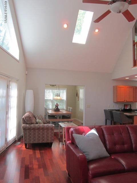 109 Lakeview Road Lackawaxen, PA 18435 - Photo 12 of 50 12 LIVING ROOM