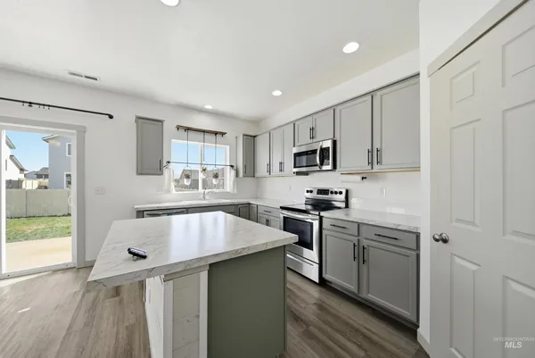 $455,000 | 6670 South Birch Creek Avenue, Meridian, ID 83642