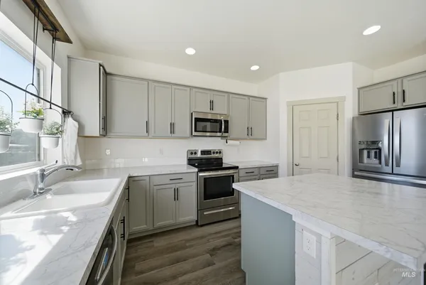 $455,000 | 6670 South Birch Creek Avenue, Meridian, ID 83642