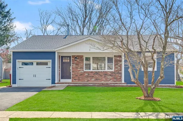 $459,999 | 3 Pembroke Lane, Toms River, NJ 08757