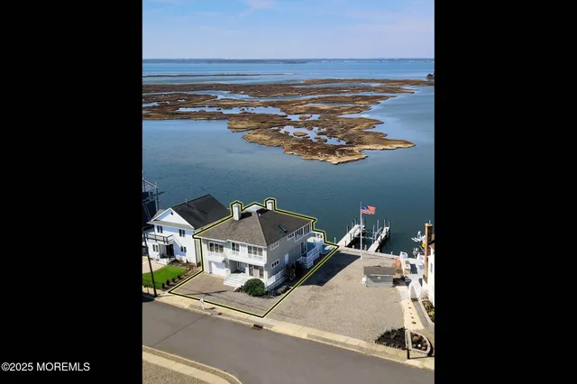 a picture of a room with furniture