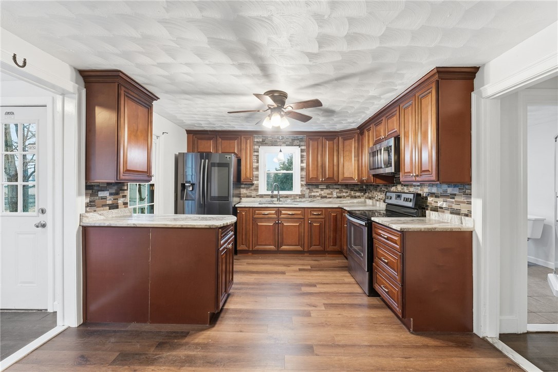 252 South Main Street Coventry, RI 02816 - Photo 2 of 35