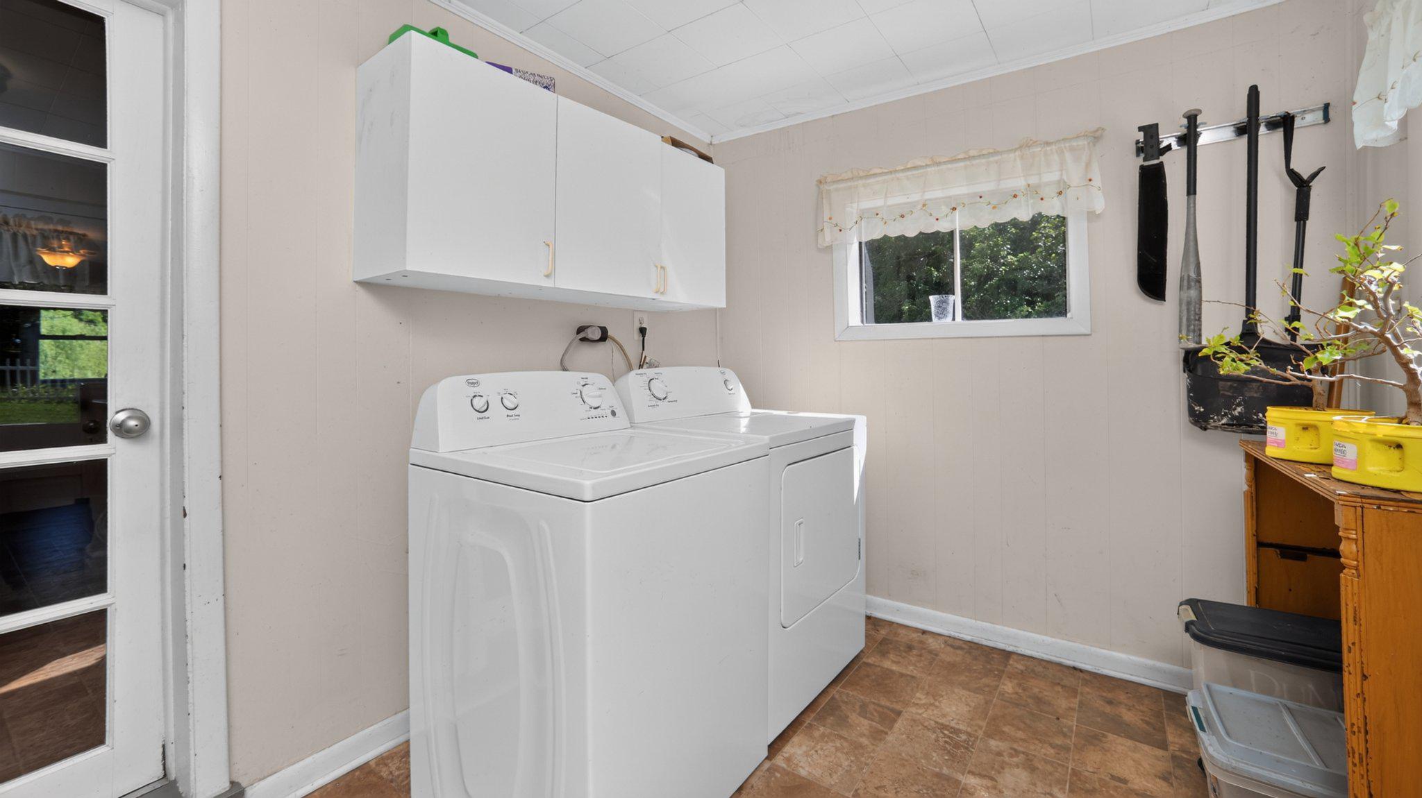 8042 Bobs Road Felton, PA 17322 - Photo 12 of 47 Utility mud room