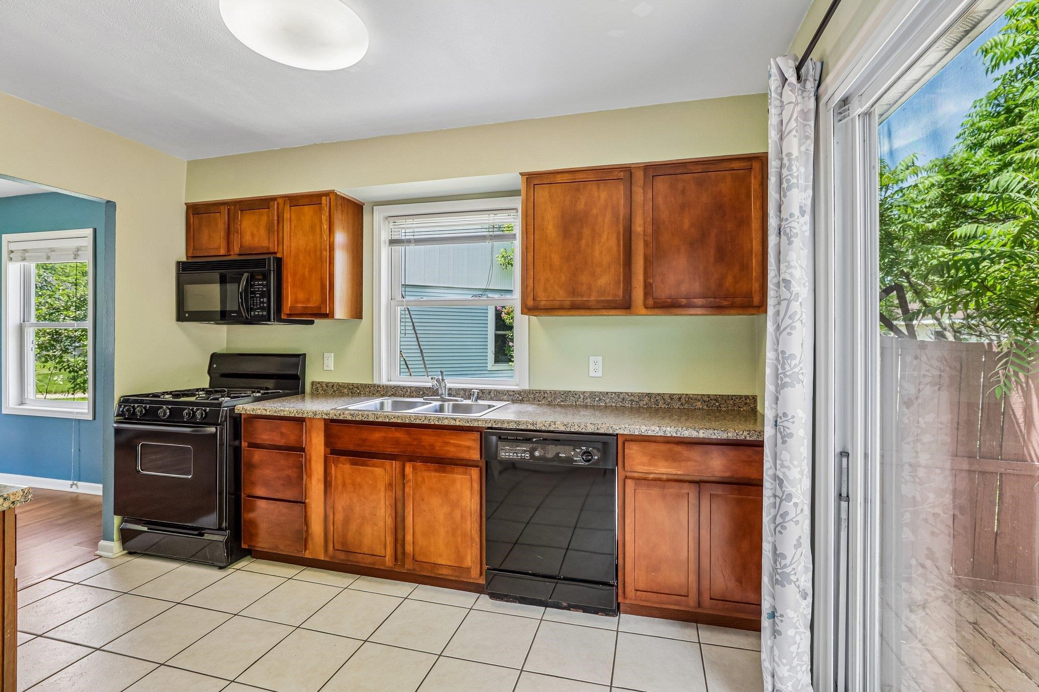 113 Craig Avenue Madison, WI 53705 - Photo 13 of 33