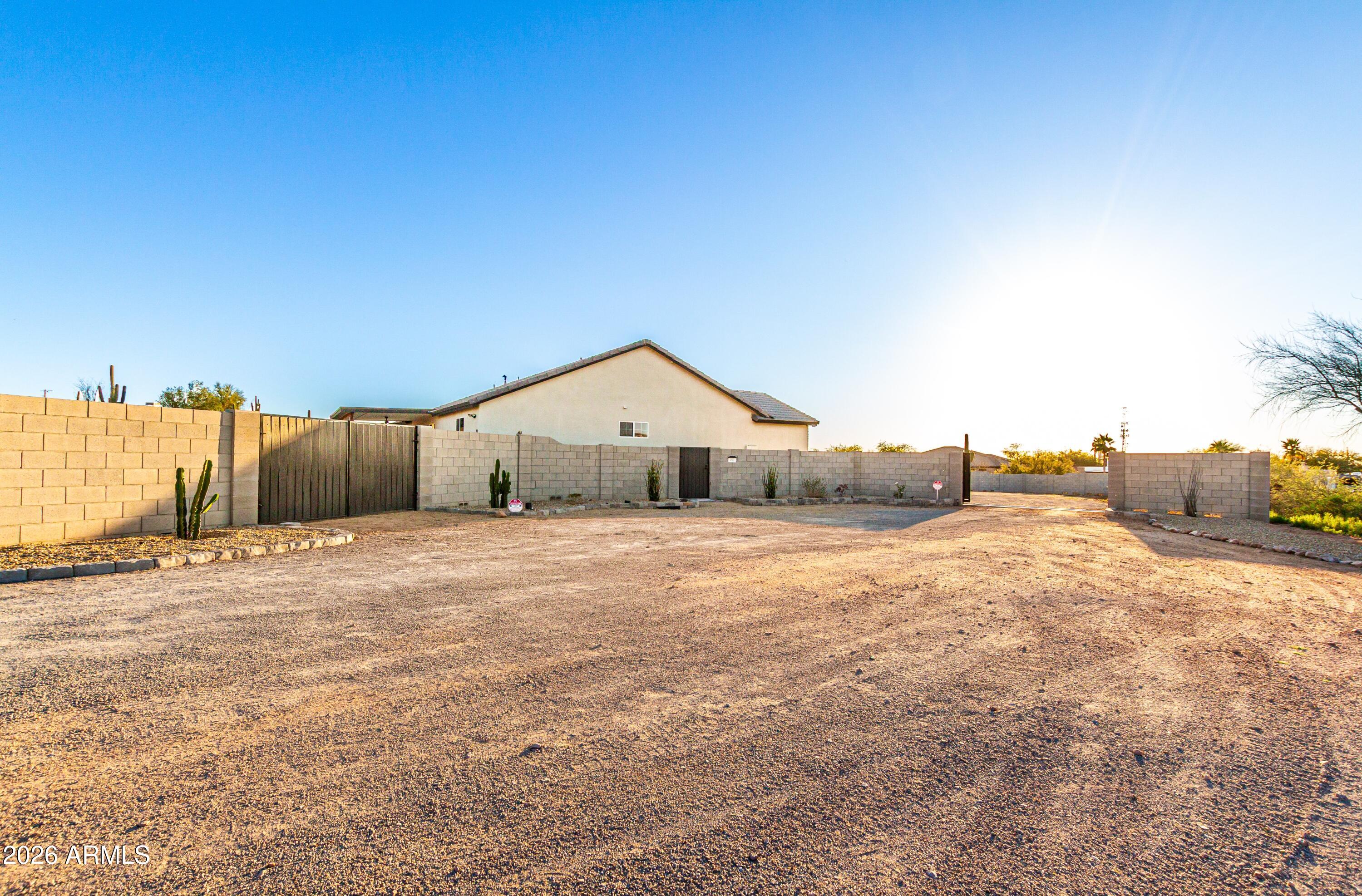 990 North Muleshoe Road Apache Junction, AZ 85119 - Photo 30 of 34 56-Muleshoe