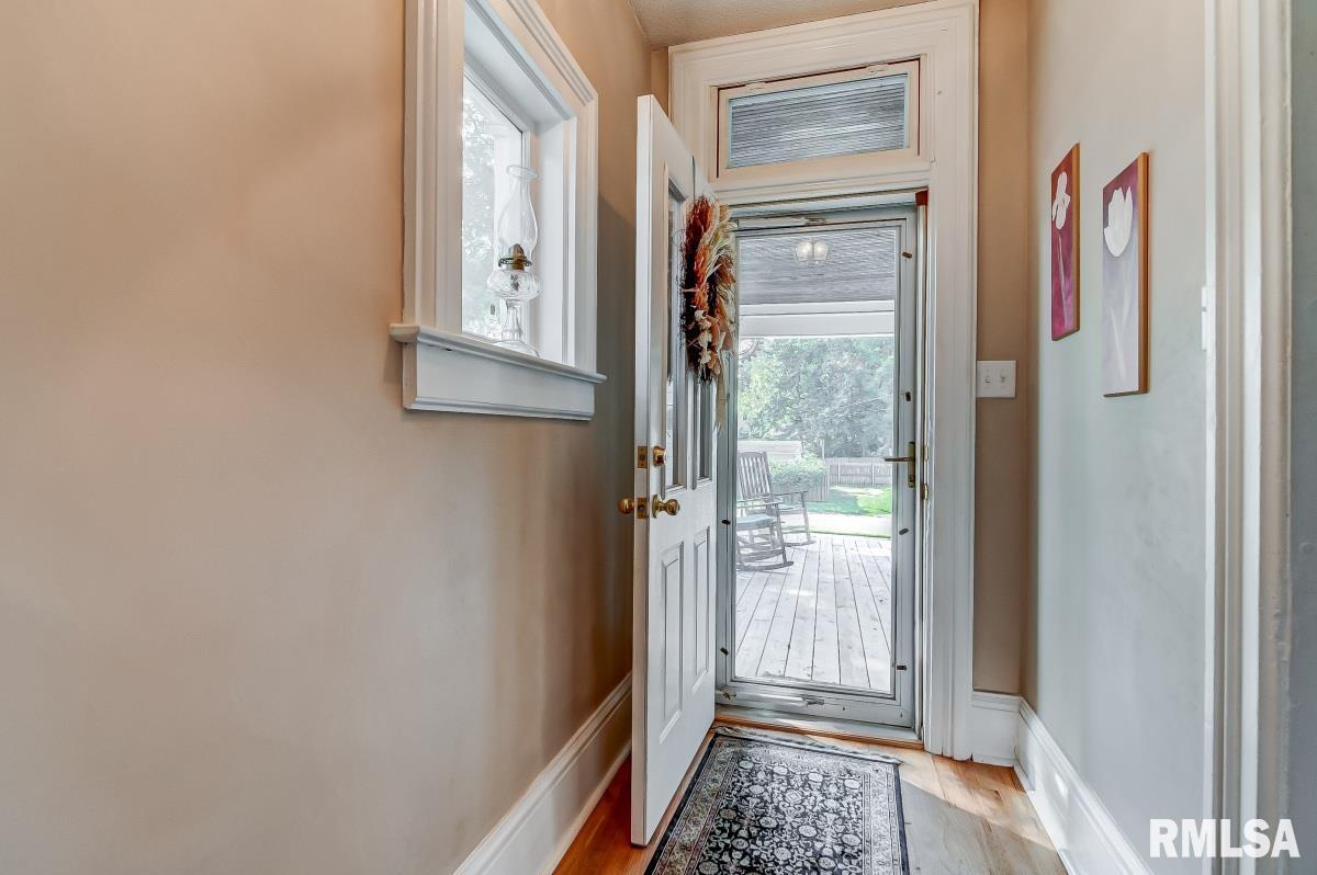 315 East Keys Avenue Springfield, IL 62702 - Photo 4 of 39