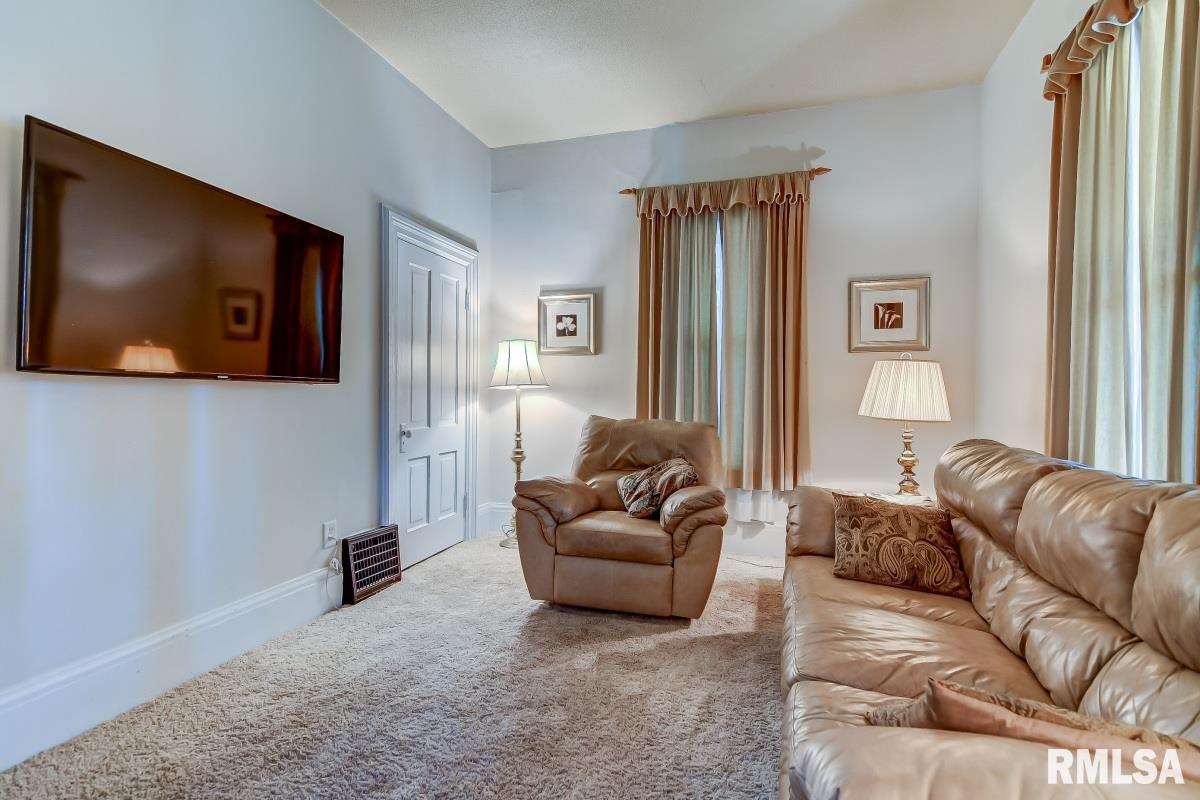 315 East Keys Avenue Springfield, IL 62702 - Photo 10 of 39