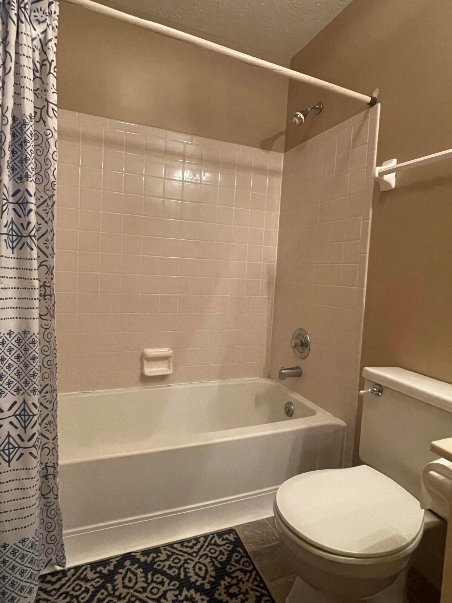 2188 Hedgerow Road, Unit 2188G Columbus, OH 43220 - Photo 12 of 26 Master bath 2