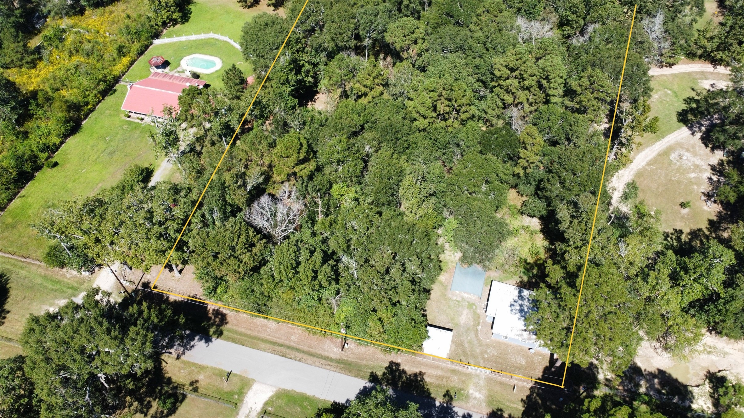 402 County Road 3708 Splendora, TX 77372 - Photo 13 of 17