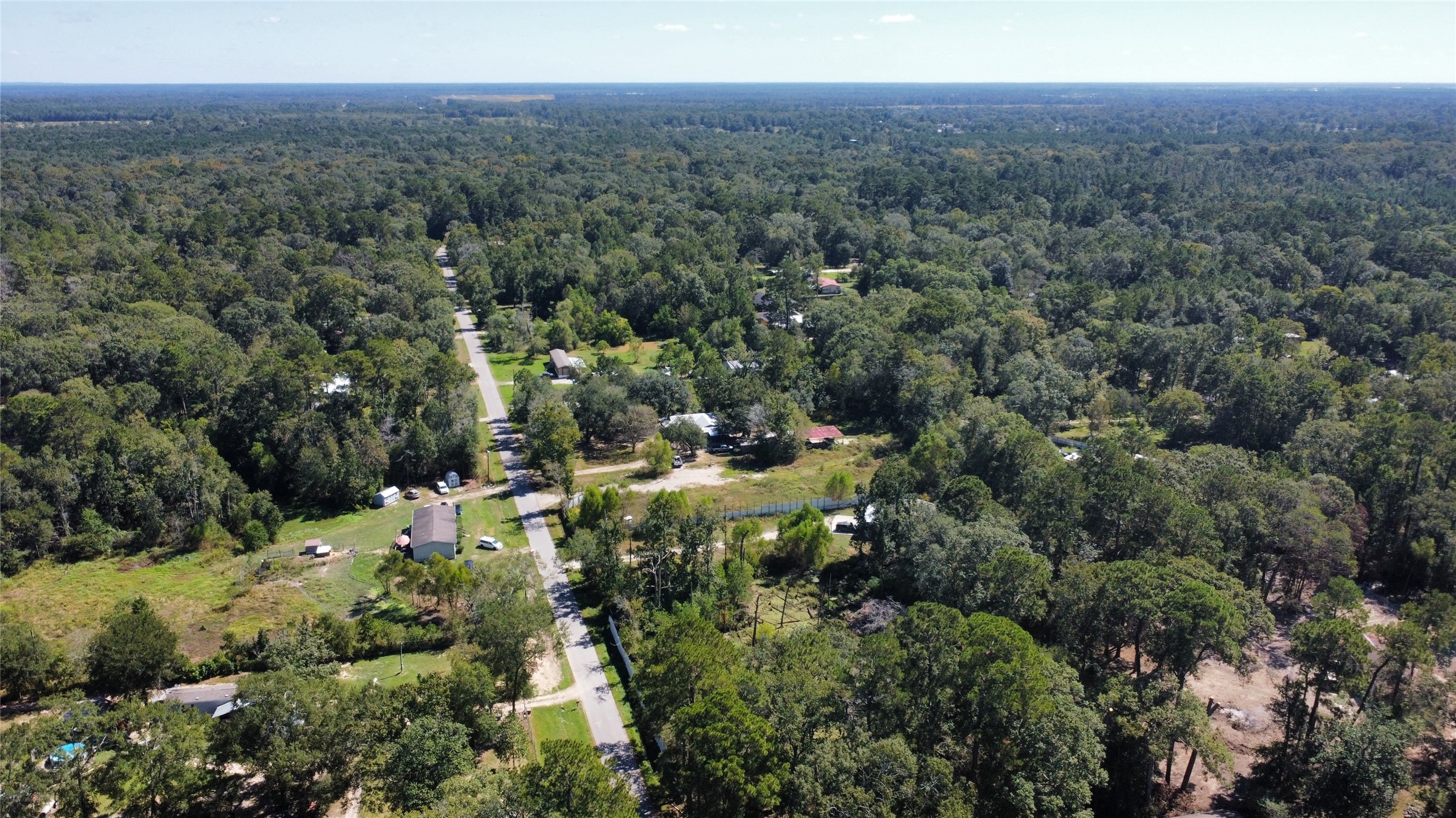 402 County Road 3708 Splendora, TX 77372 - Photo 9 of 17