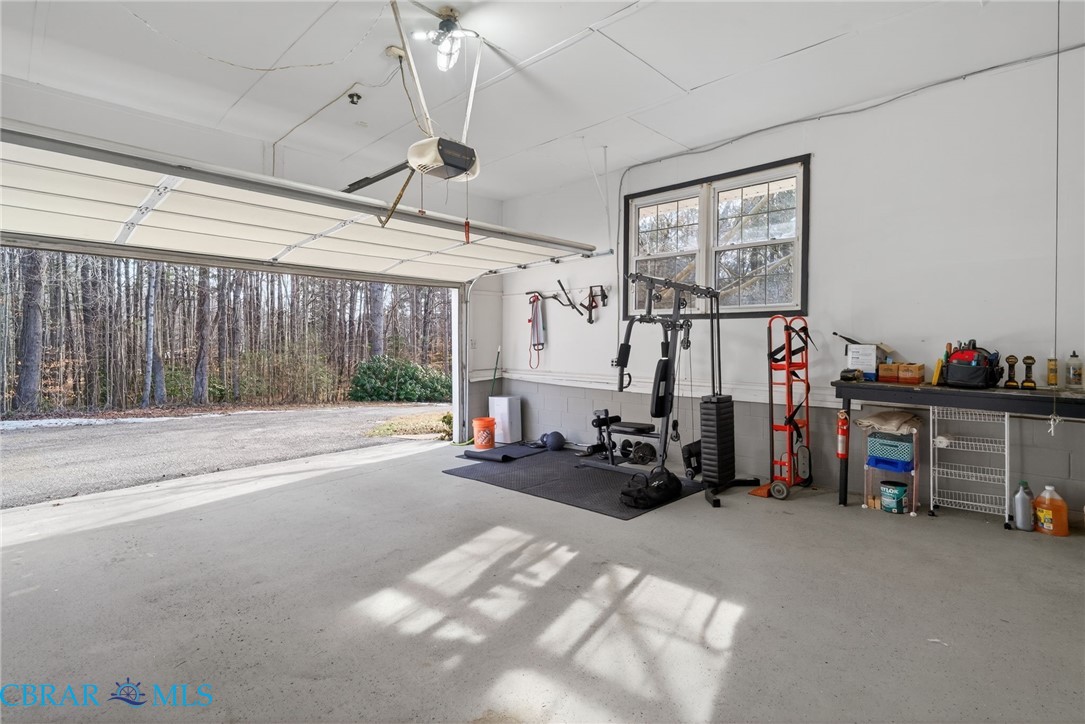 10083 Burkes Pond Road North, VA 23128 - Photo 19 of 38