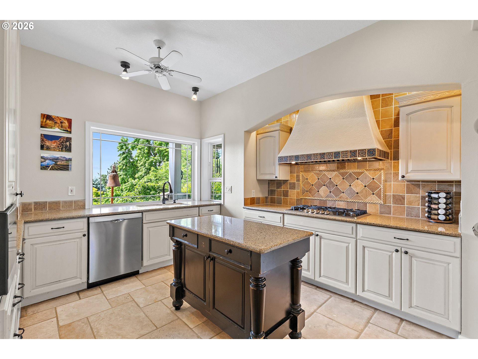 12436 Southwest 58th Avenue Portland, OR 97219 - Photo 5 of 38