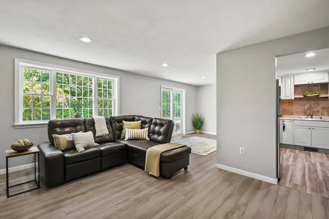 $399,000 | 33 Kennedy Drive, Unit 33, Chelmsford, MA 01863