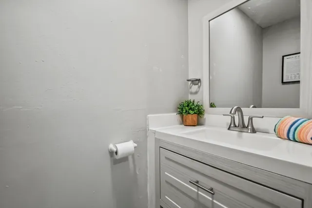 $399,000 | 33 Kennedy Drive, Unit 33, Chelmsford, MA 01863