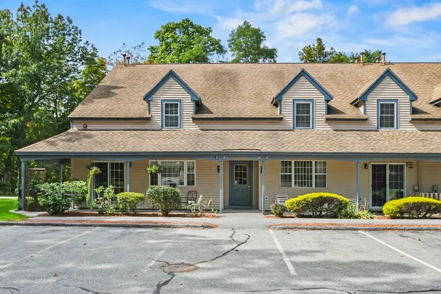 $399,000 | 33 Kennedy Drive, Unit 33, Chelmsford, MA 01863