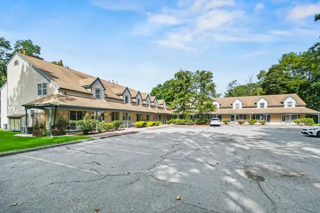 $399,000 | 33 Kennedy Drive, Unit 33, Chelmsford, MA 01863