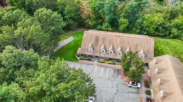 $399,000 | 33 Kennedy Drive, Unit 33, Chelmsford, MA 01863