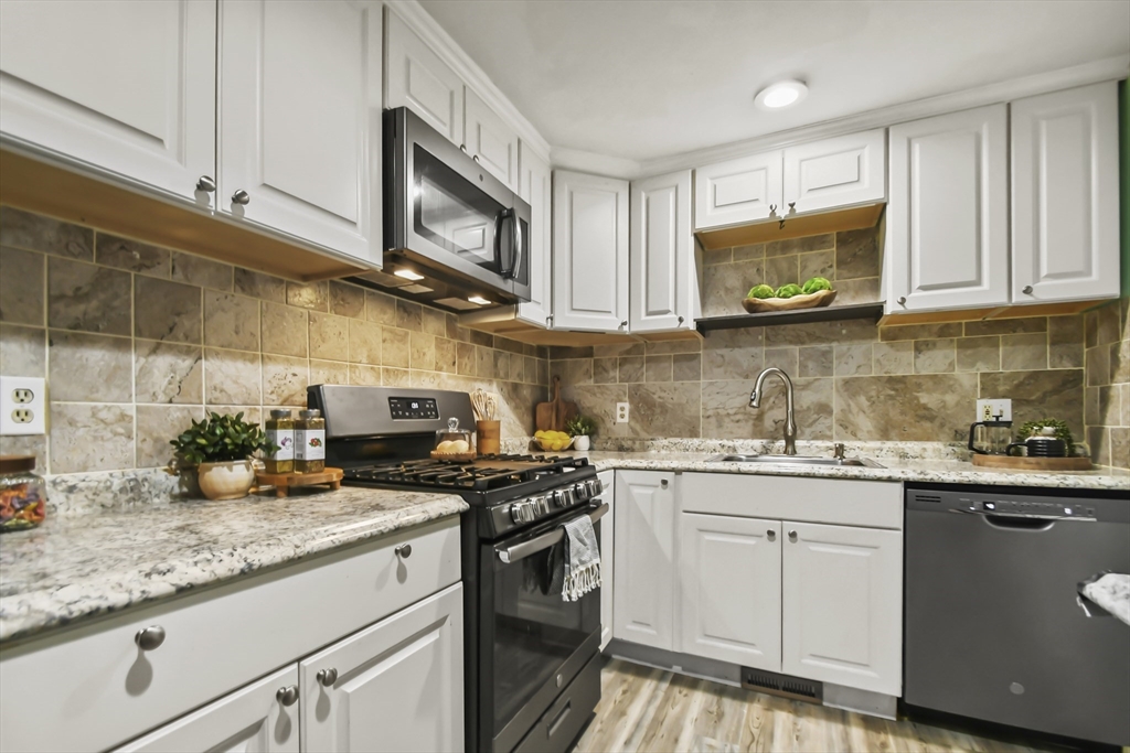 33 Kennedy Drive, Unit 33 Chelmsford, MA 01863 - Photo 4 of 28