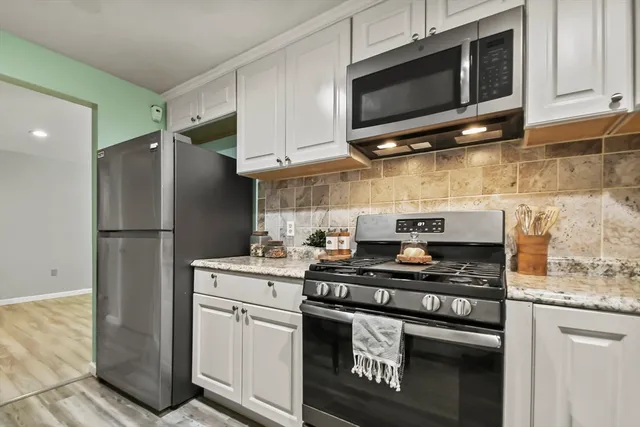 $399,000 | 33 Kennedy Drive, Unit 33, Chelmsford, MA 01863