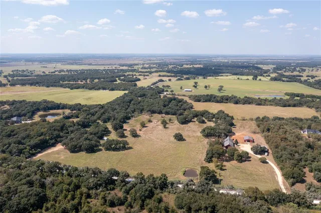 $777,600 | 423 Hcr 1439, Covington, TX 76636