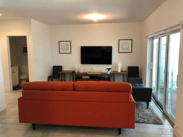 $3,600 | 2362 Southwest 18th Avenue, Fort Lauderdale, FL 33315