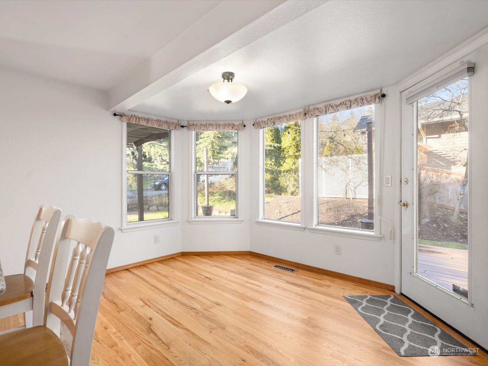 1010 Southwest 335th Street Federal Way, WA 98023 - Photo 12 of 39