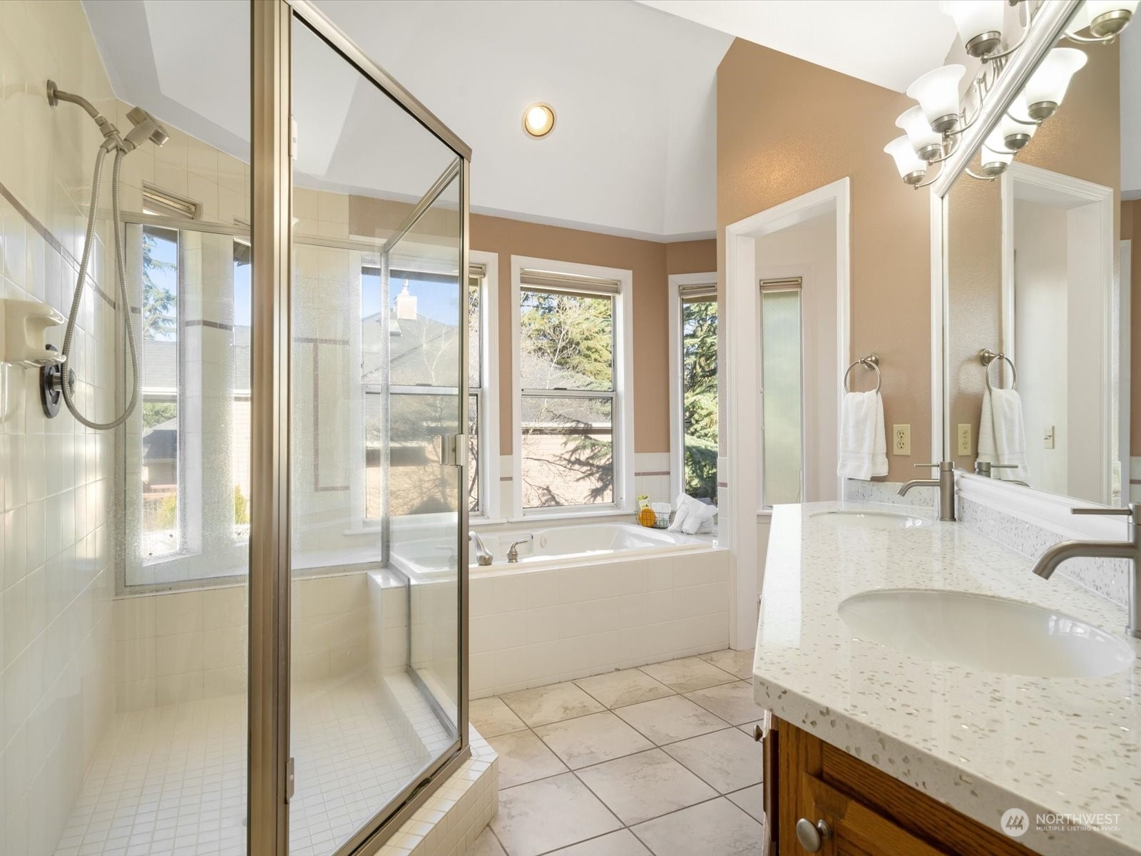 1010 Southwest 335th Street Federal Way, WA 98023 - Photo 18 of 39