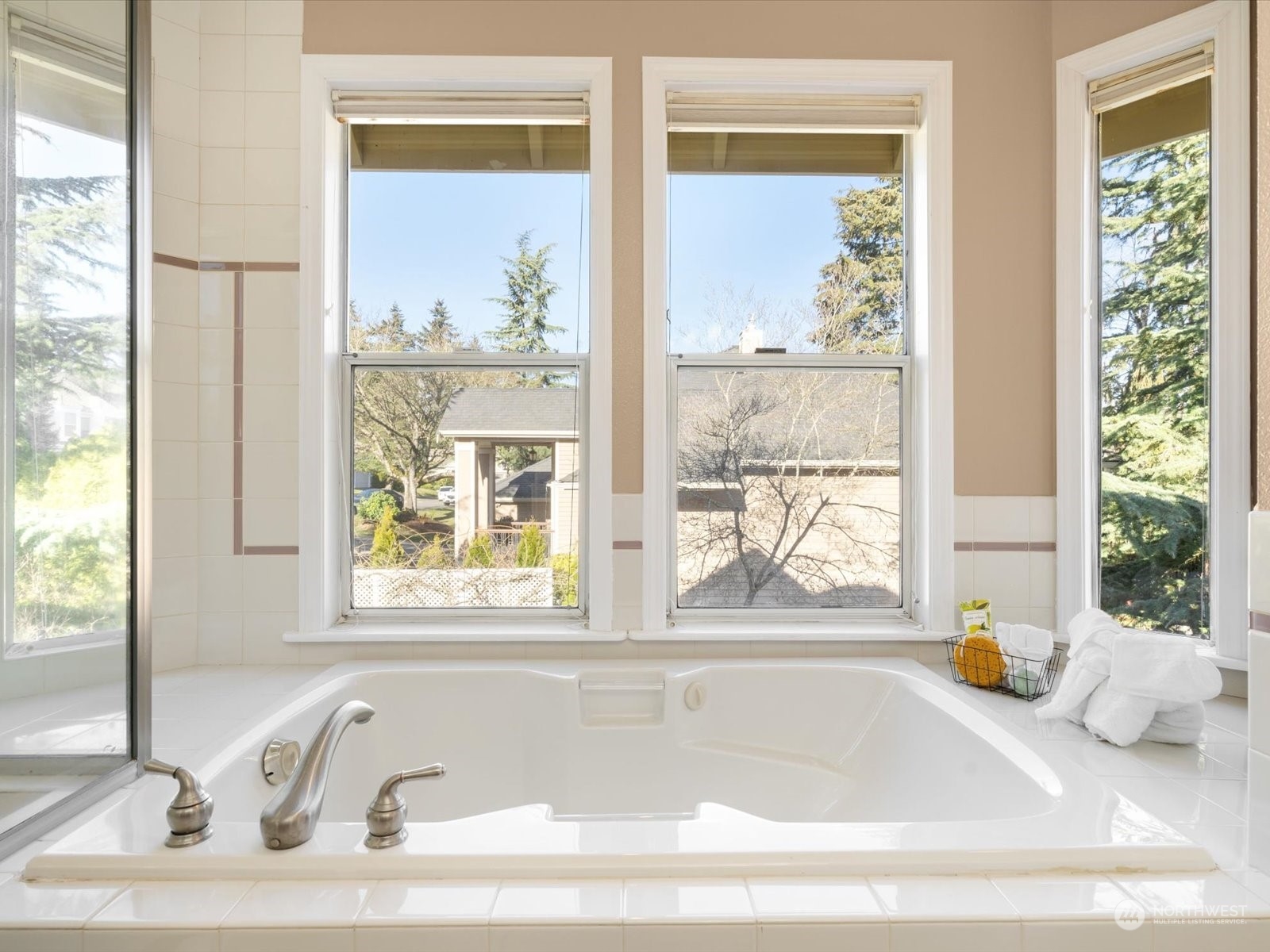 1010 Southwest 335th Street Federal Way, WA 98023 - Photo 20 of 39