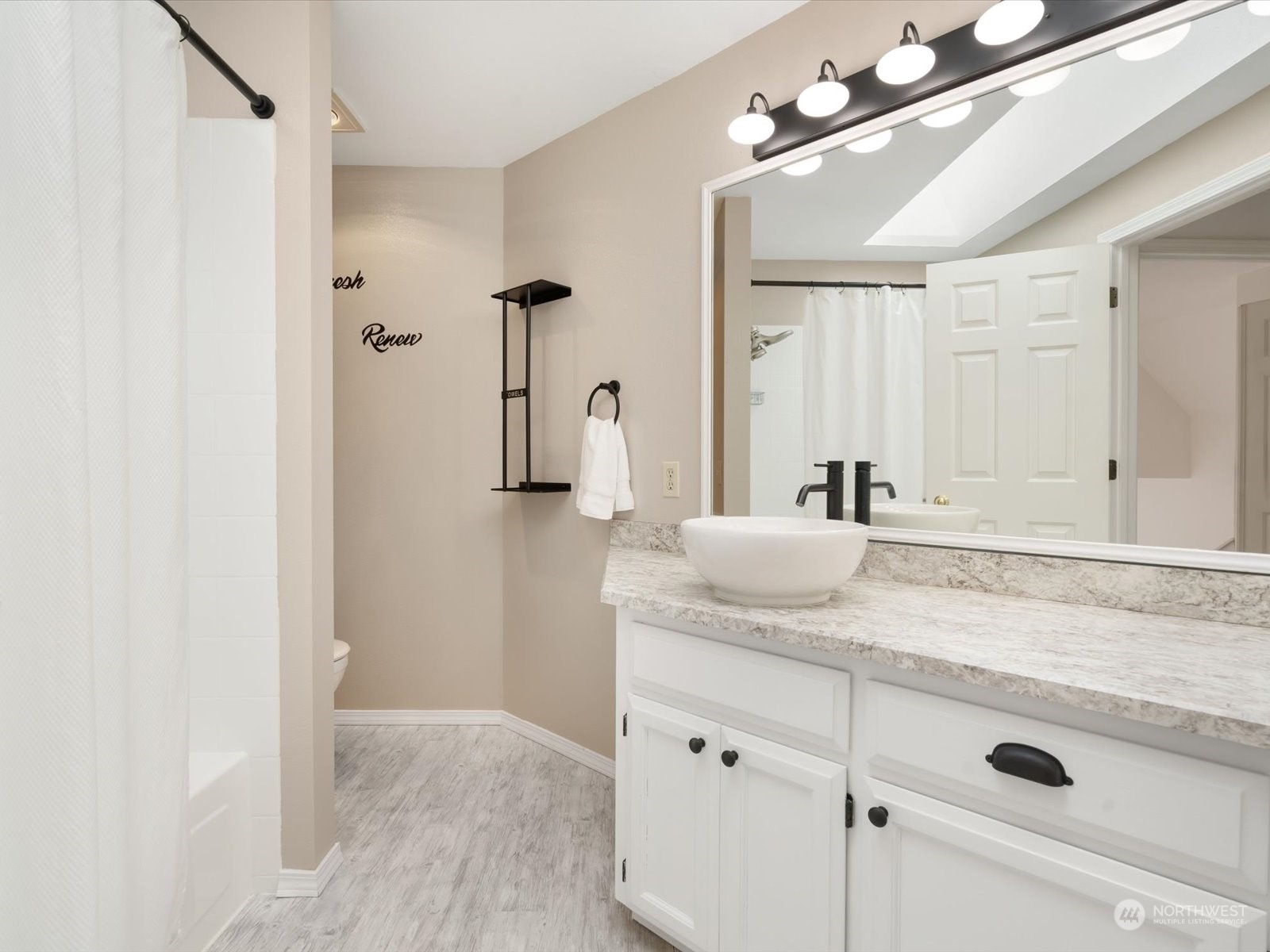 1010 Southwest 335th Street Federal Way, WA 98023 - Photo 29 of 39
