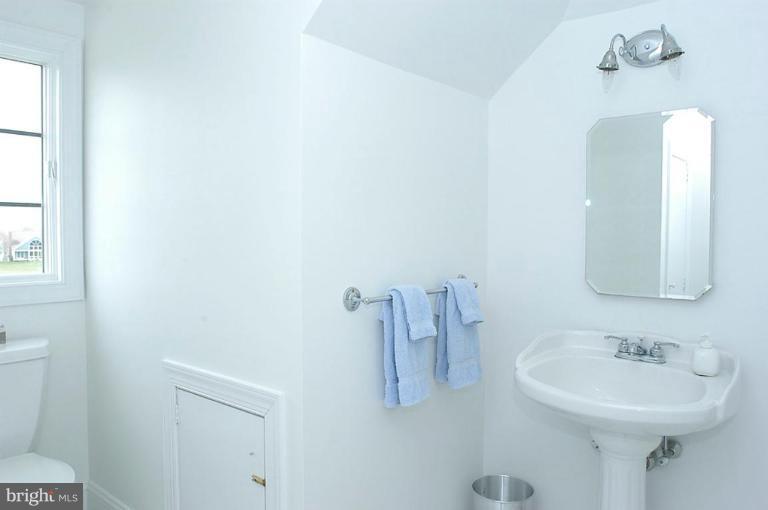 2919 Cox Neck Road East Chester, MD 21619 - Photo 16 of 29 Bath #2