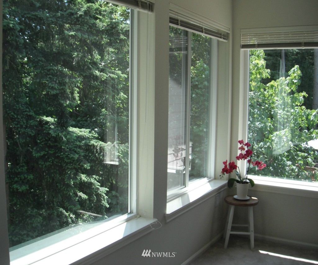 2027 Northeast 32nd Street Renton, WA 98056 - Photo 11 of 12