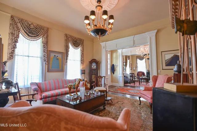 $440,000 | 204 Arlington Avenue, Natchez, MS 39120