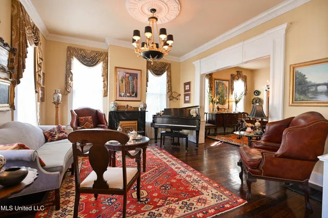 $440,000 | 204 Arlington Avenue, Natchez, MS 39120