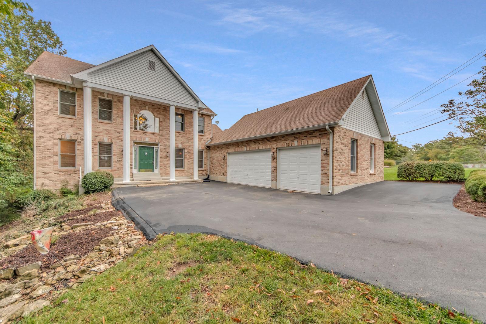1669 Carman Road Ballwin, MO 63021 - Photo 2 of 86 Gallery Image 2