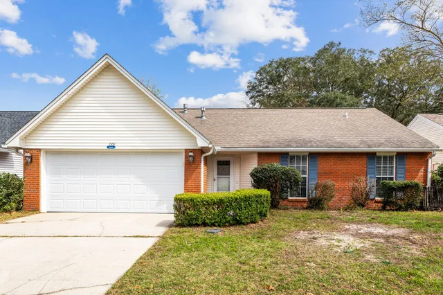 $2,025 | 1569 Meadowbrook Court, Niceville, FL 32578