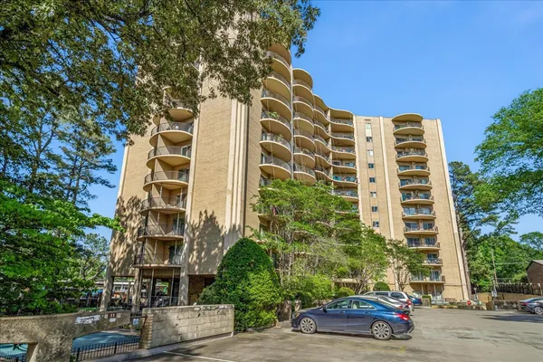 $112,000 | 475 North Highland Street, Unit 7L, Memphis, TN 38122