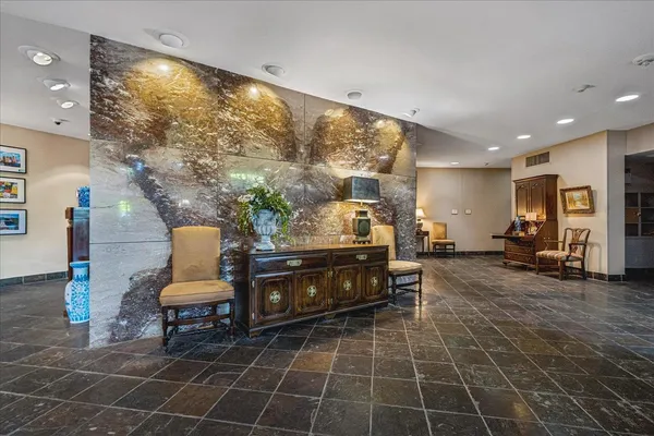 $112,000 | 475 North Highland Street, Unit 7L, Memphis, TN 38122