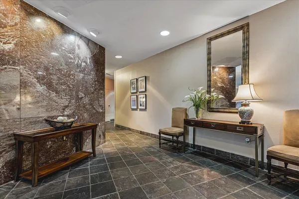 $112,000 | 475 North Highland Street, Unit 7L, Memphis, TN 38122