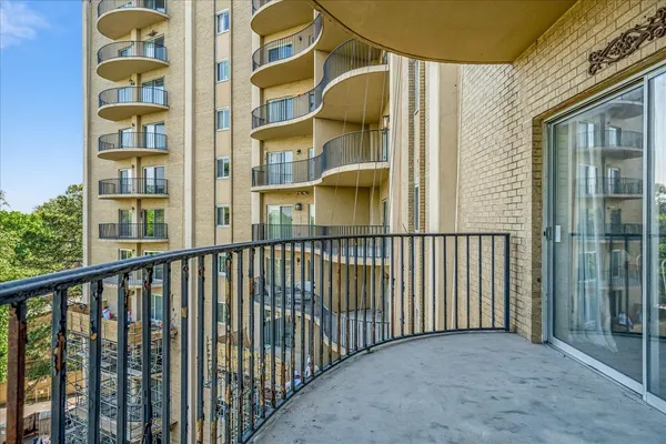 $112,000 | 475 North Highland Street, Unit 7L, Memphis, TN 38122