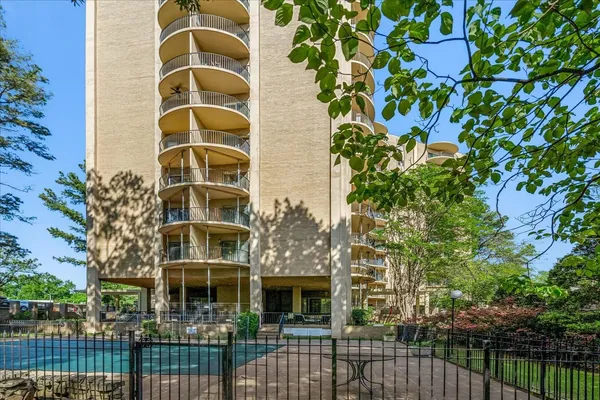 $112,000 | 475 North Highland Street, Unit 7L, Memphis, TN 38122