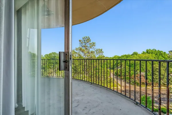 $112,000 | 475 North Highland Street, Unit 7L, Memphis, TN 38122