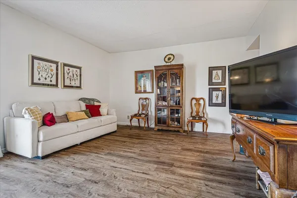 $112,000 | 475 North Highland Street, Unit 7L, Memphis, TN 38122