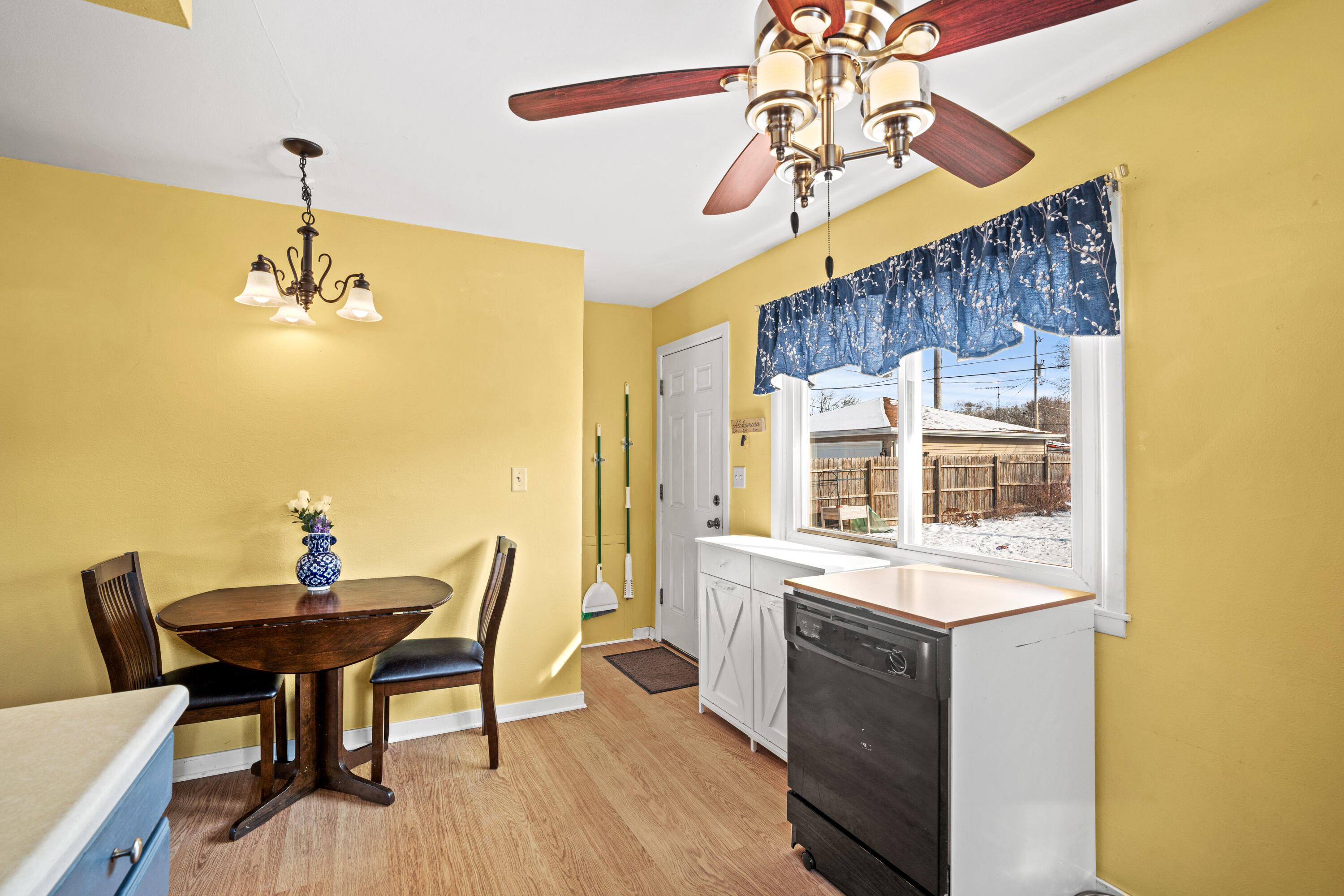 8421 17th Avenue Kenosha, WI 53143 - Photo 11 of 33 DSC07523