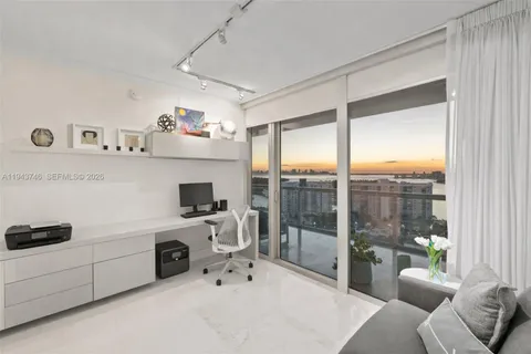 $999,000 | 6799 Collins Avenue, Unit CPH06, Miami Beach, FL 33141