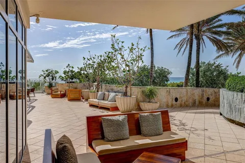 $999,000 | 6799 Collins Avenue, Unit CPH06, Miami Beach, FL 33141