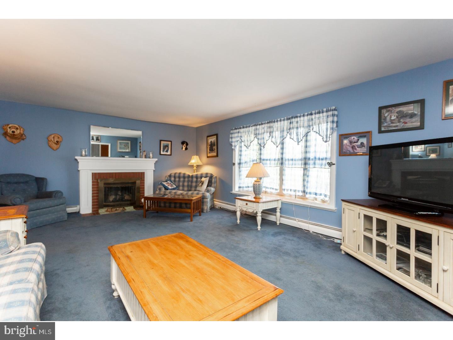 407 Ridge Avenue Kennett Square, PA 19348 - Photo 7 of 20 Living Room